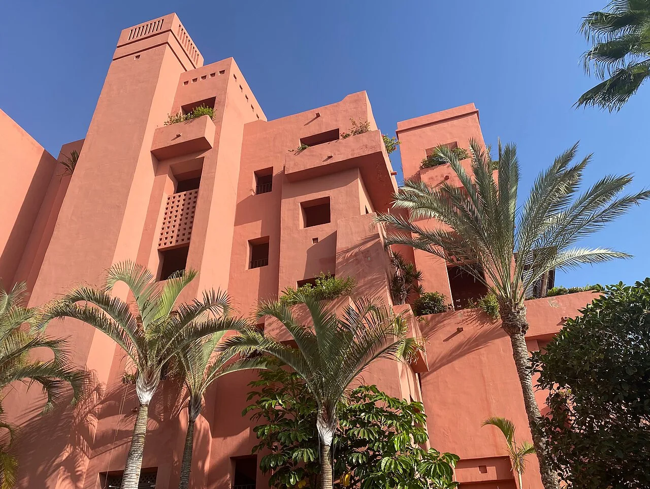De tuinen en terrassen van het Ritz-Carlton Abama resort op Tenerife