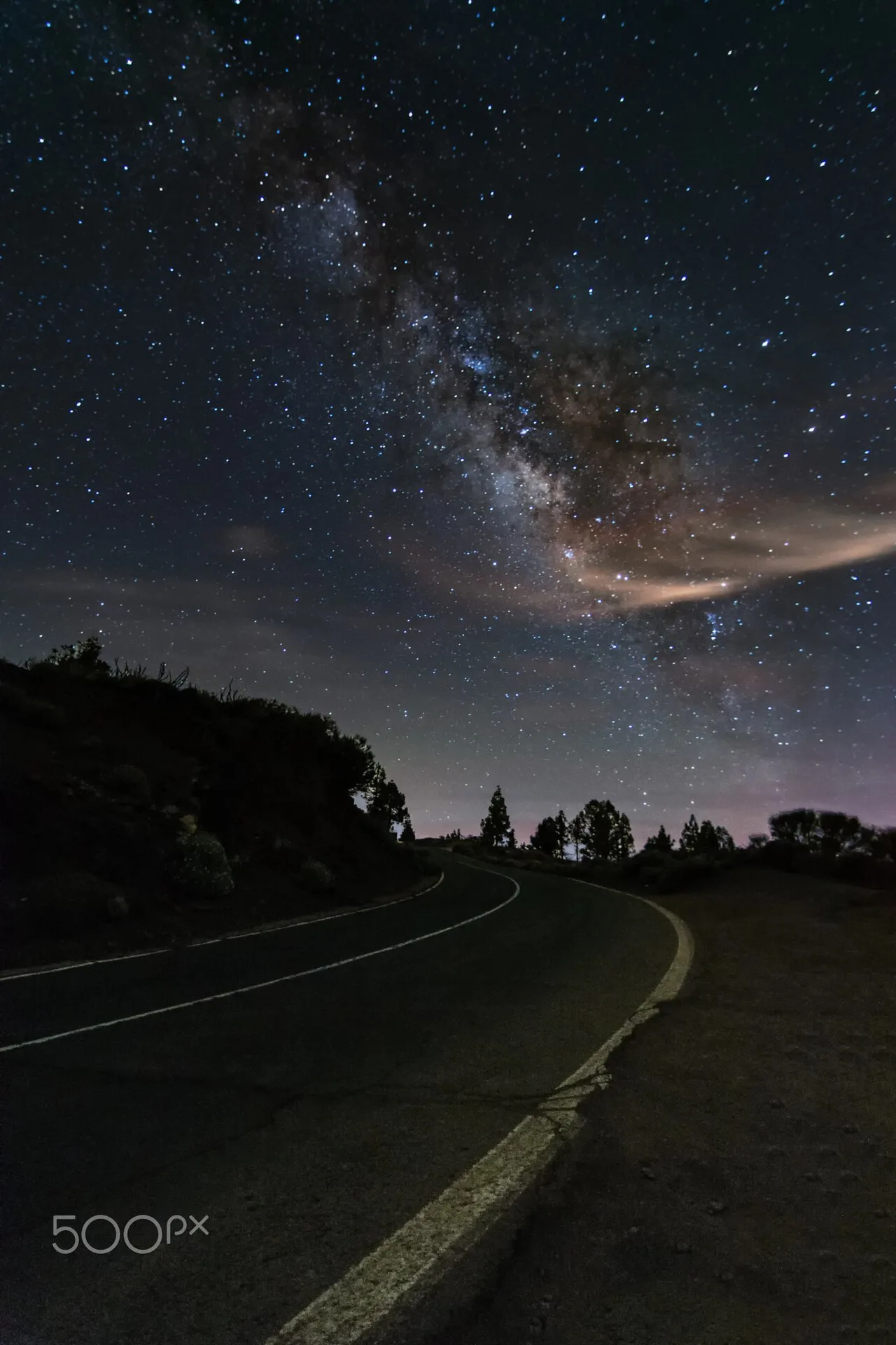 De Melkweg boven de Teide op Tenerife, een van de beste plekken ter wereld voor sterrenkijken